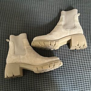 STEVE MADDEN HAYLE BOOTS 9